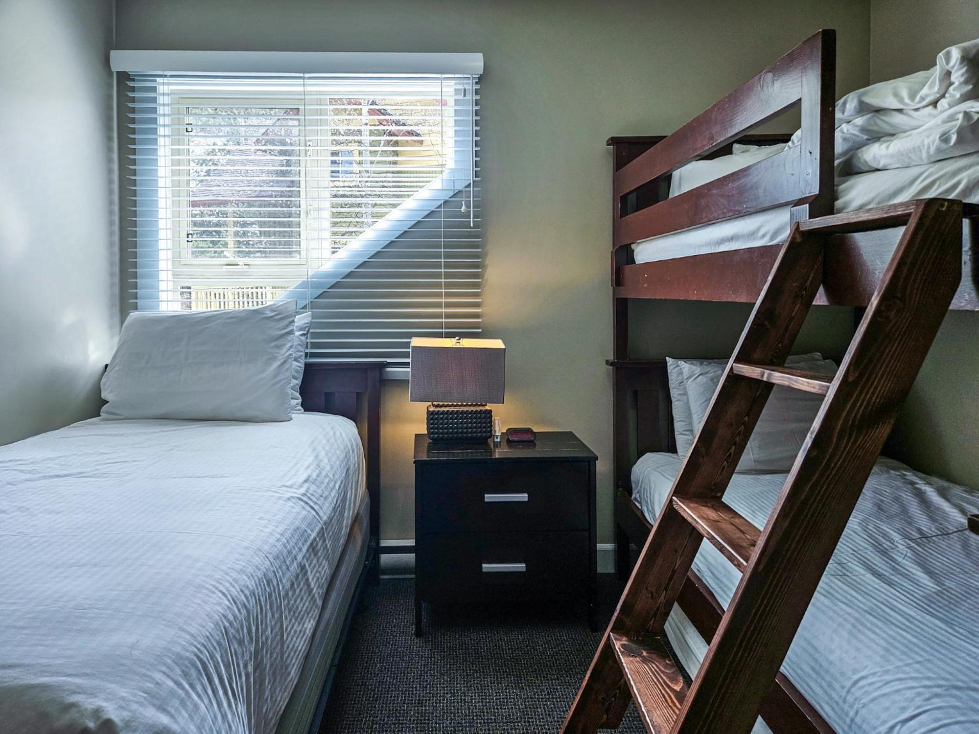 Aurora Townhomes By Stayin Panorama Room photo