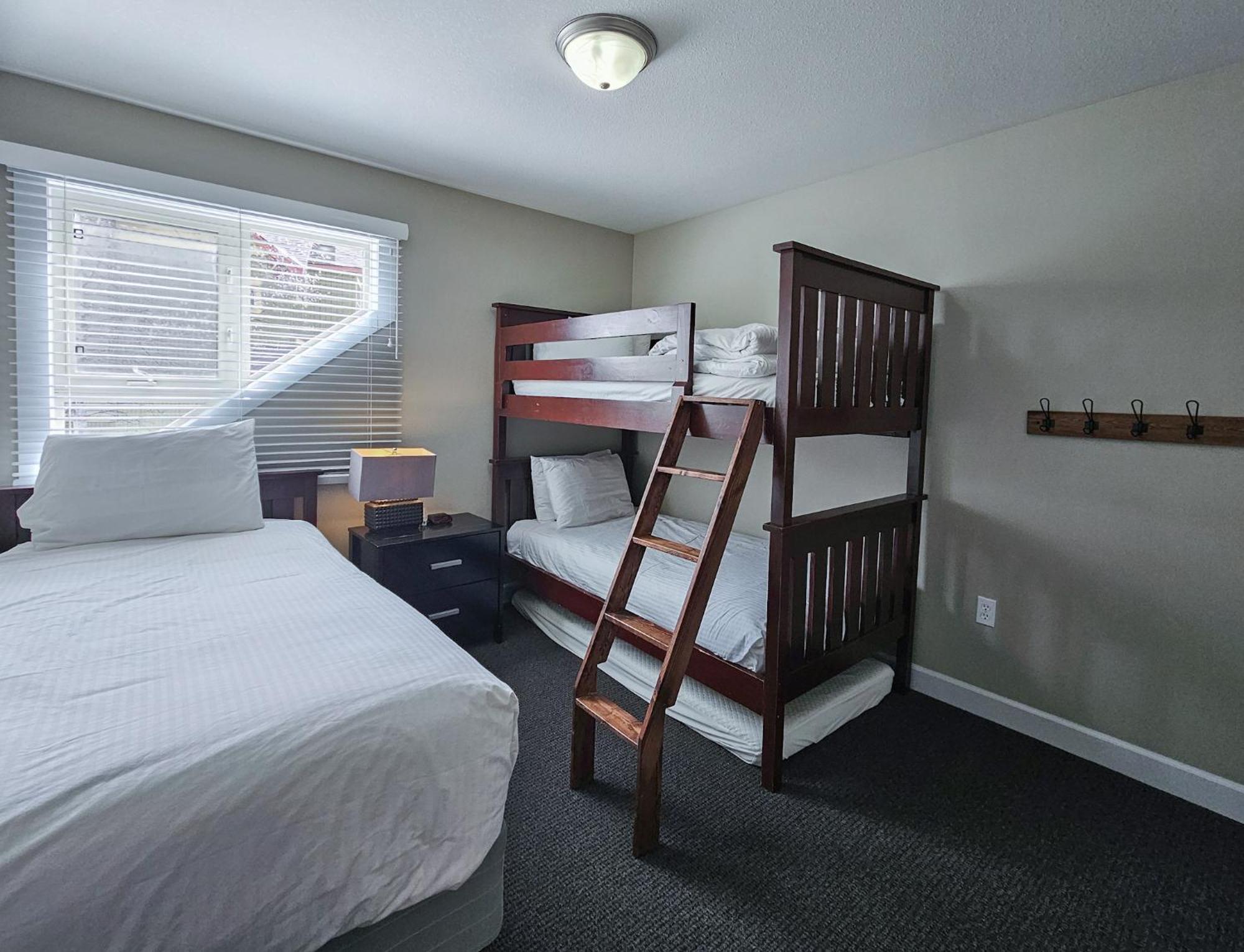Aurora Townhomes By Stayin Panorama Room photo